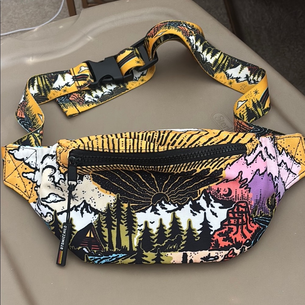 Atomic Child Nomad Graphic Fanny Pack